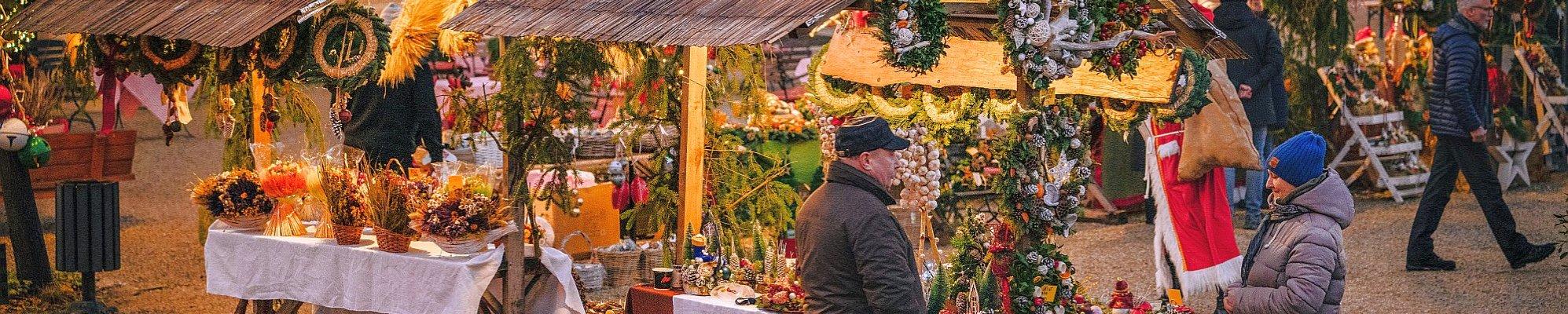 Adventsmarkt auf Schloss Lomnitz