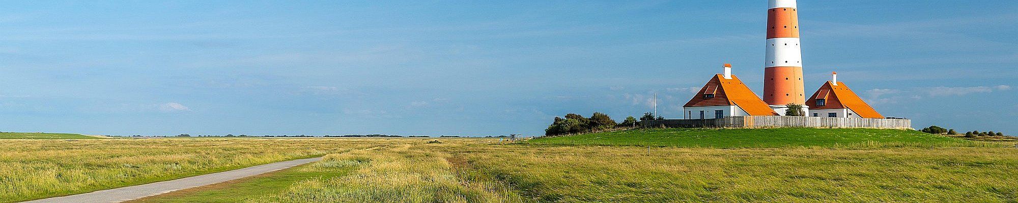 Sommer an Nordsee und Ems - Leuchtturm bei Jever