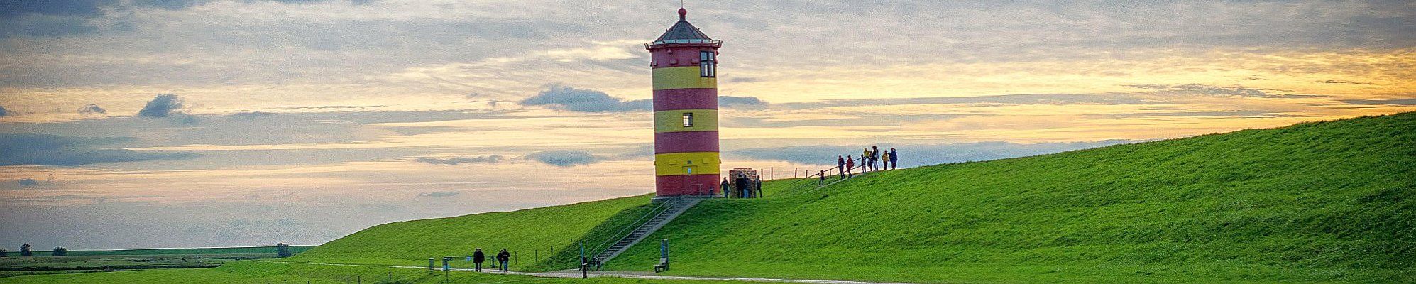 Leuchtturm in Friesland © Bernd Focken auf Pixabay